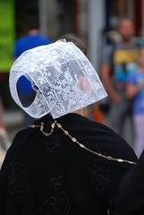 Coiffe bretonne traditionnelle à Quimper, Bretagne, France