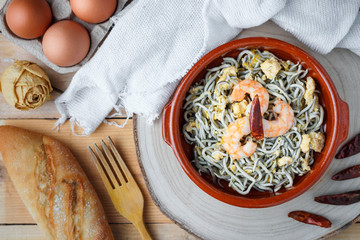 Shrimp with egg and chili.