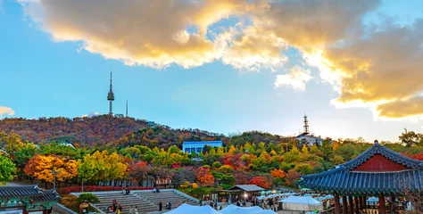 Foto op Canvas Zonsondergang van Seoul Tower in de herfst, Zuid-Korea © kampon