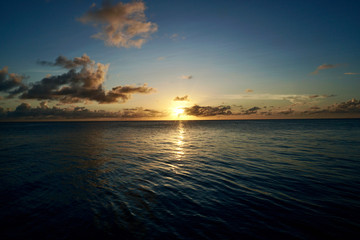 Naklejka premium 島の夕焼け