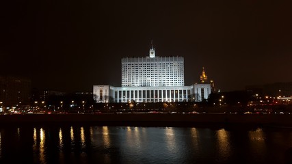 Fototapeta na wymiar building at night