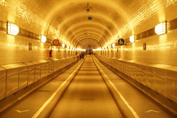 Fototapeta na wymiar pedestrian tunnel in Hamburg, Germany
