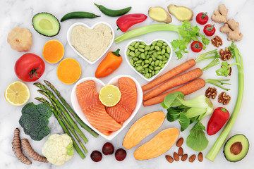 Healthy heart food for fitness with fish, fruit, vegetables, nuts, dips & spice. Health foods high in fibre, antioxidants, vitamins, omega 3 & protein. Supports the cardiovascular system with low GI.
