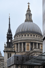 Fototapeta na wymiar view from a street in business district to St. Pauls Cathedral in London