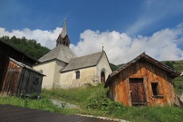 Fototapeta na wymiar Bergdorf Rojen, Südtirol
