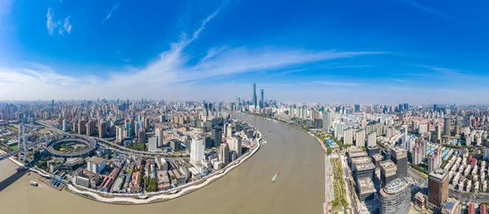 Cercles muraux Pont de Nanpu A panoramic view of the city along the huangpu river in Shanghai, China