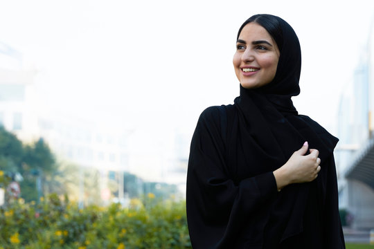 abaya girl image