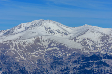 Fototapeta na wymiar Beautiful Peak of Balandrau, in the Catalan Pyrenees (covered with snow)