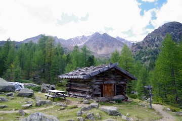 Fototapeta na wymiar Berghütte 