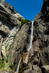 Fototapeta na wymiar Worm view of the Yosemite Waterfall