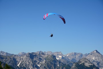 Fototapeta na wymiar Parachute in Austria