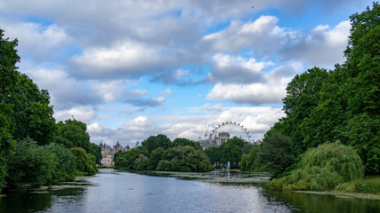 Fototapeta premium St James Park lake London