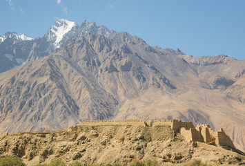 Fototapeta na wymiar Tashkurgan, China - located 3.500m above the sea level, and last city before the border with Pakistan, Tashkurgan is one of the most beautiful spots of Xinjiang. Here in particular the Fortress