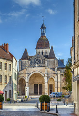 Fototapeta premium Basilique Notre-Dame de Beaune, France