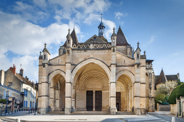 Fototapeta na wymiar Basilique Notre-Dame de Beaune, France