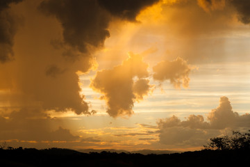 Fototapeta na wymiar Sunset in the state of Minas Gerais, Brasil.