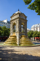 Obraz premium Fountain in Paris, France