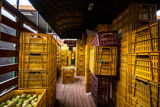 Productos del campo, frijol, maiz, alberja, papa, fresas, uchuba, cebolla de huevo, blanquillo, granos, pi&ntilde;a, tomate, papaya, platano, guayaba, productos de COlombia y Antioquia