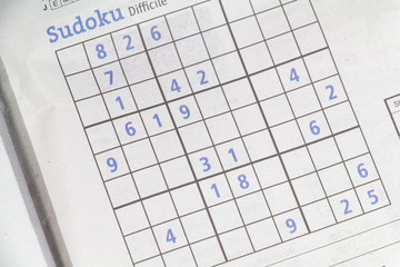Empty sudoku game in a french newspaper