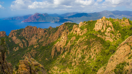 Le littoral et la montagne Corse