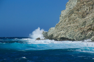 Fototapeta na wymiar Mer bleue de Corse