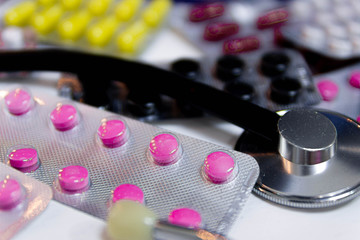 Fototapeta na wymiar concept of drug treatment with pills and antibiotics. Pharmaceuticals