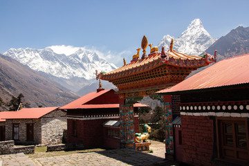 Nepal hiking path through mountain around Everest