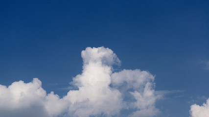 Obraz premium blue sky with white clouds