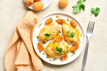 Chicken breasts in apricot sauce
