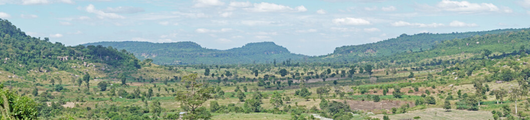 Fototapeta na wymiar Panorama der Naturlandschaft von Kambodscha