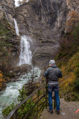 Obraz premium A boy in Broto mountain,Spain