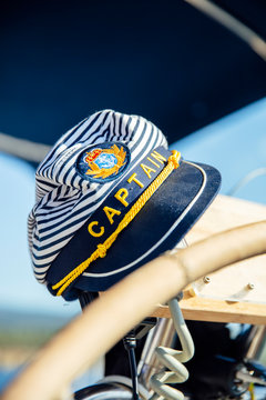Captain hat on the sailboat