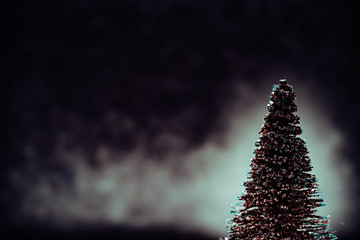 Metalowe drzewko, Boże Narodzenie, choinka, rozmyte tło z miejscem na tekst - obrazy, fototapety, plakaty