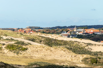 Les dunes de la Slack, l'église et le bourg d'Ambleteuse © olivierguerinphoto