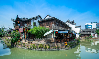 Obraz premium Rivers and ancient houses in ancient towns of Zhejiang Province..
