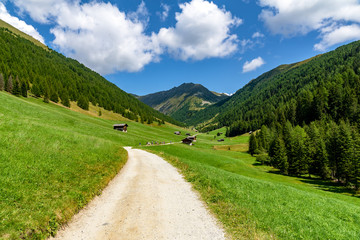 Fototapeta na wymiar Wandern in Südtirol
