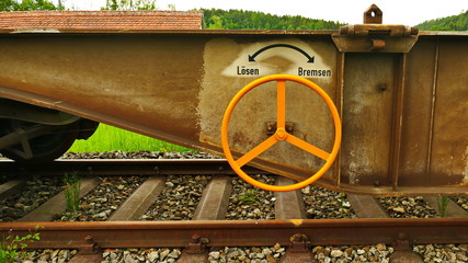 Einstellrad am Güterzug, detail eines Waggons, 