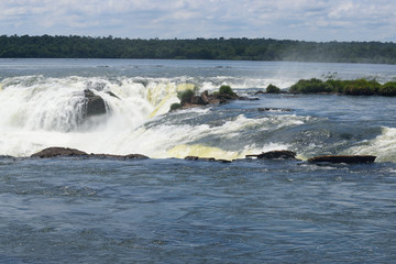 イグアスの滝　すぐ上流