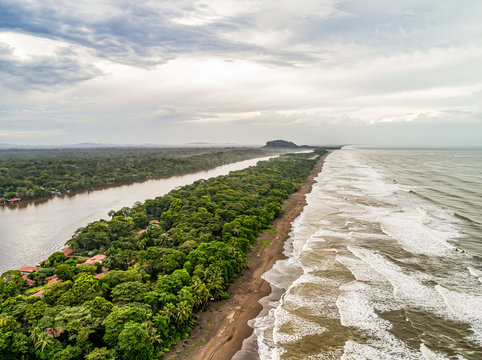Tortuguero National Park" Images – Browse 1,011 Stock Photos, Vectors, and Video | Adobe Stock