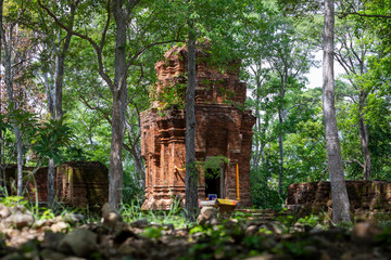 タイのクメール遺跡プラサートカオノイ