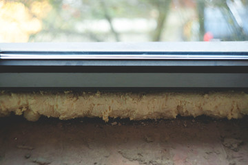 polyurethane foam for insulation for a plastic window