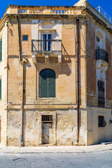 Fototapeta na wymiar Old building in Valletta, Malta