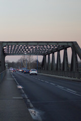 Fototapeta na wymiar Raffelbergbrücke in Mülheim an der Ruhr (Speldorf)