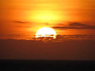 Fototapeta na wymiar The dramatic color spectacle of the Brazilian sunset.