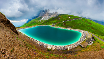 Fallbodensee lake in Lauterbrunnen valley © saiko3p