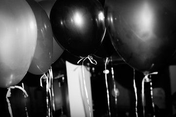 black and white balloons 
