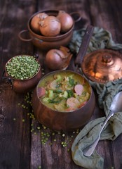 Obraz na płótnie Canvas erwtensoep, pea soup, traditional dutch cuisine