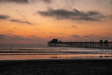 Fototapeta premium Oceanside Pier view at sunset