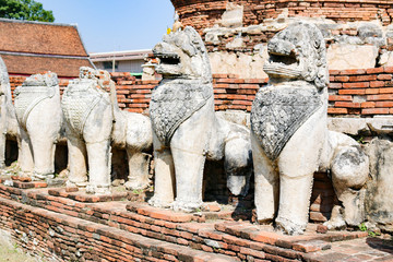 Fototapeta premium statue in the temple