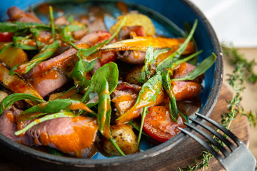 paella in pan